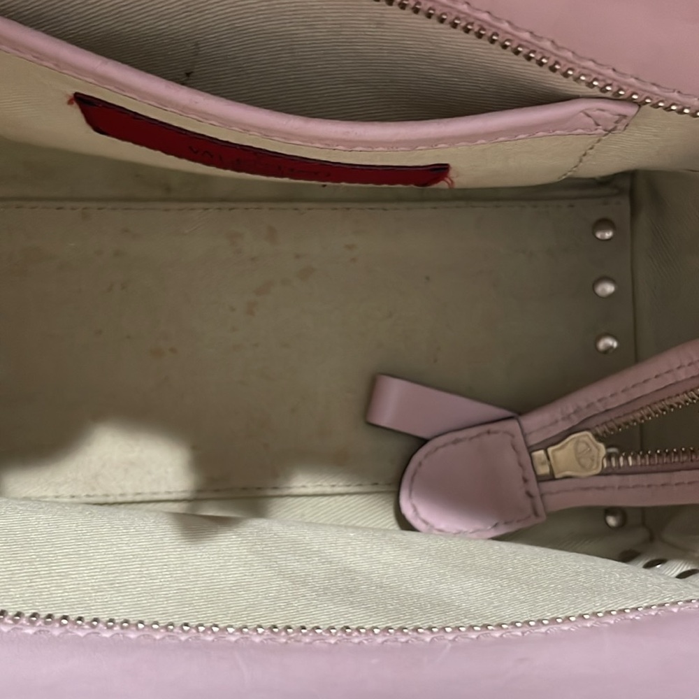 Valentino hand bag in dusty pink - missing a stud - Picture 7 of 12